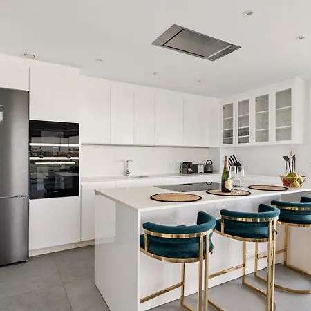 Luxury Agnieto - The View Apartment