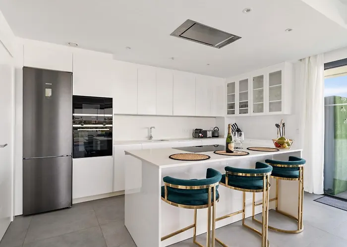 Luxury Agnieto - The View Apartment